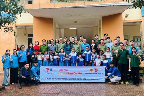 Tuổi trẻ Văn phòng Bộ Công an dành nguồn lực 500 triệu đồng hỗ trợ bà con Hà Tĩnh, Quảng Bình