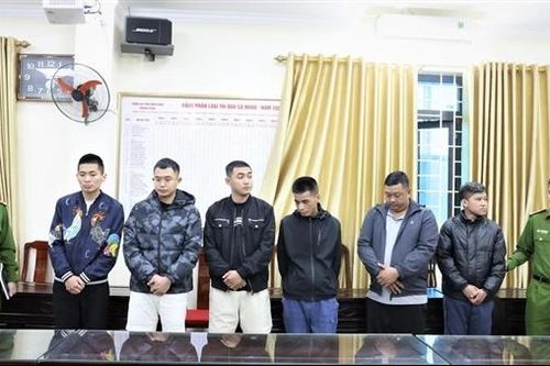 6 thanh niên 'họp hội' xóc đĩa nhân dịp nghỉ lễ