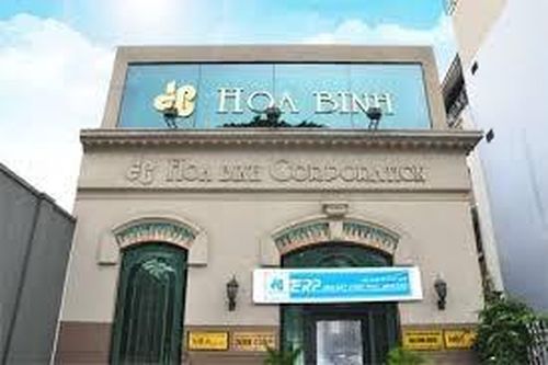 Hòa Bình (HBC): Lợi nhuận 2025 dự kiến 'bốc hơi' 63%, muốn phát hành 200 triệu cổ phiếu giá cao hơn thị trường để trả nợ vay