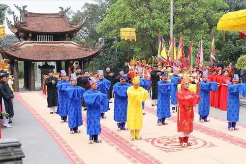 Quy định người lao động được nghỉ làm việc trong Ngày Giỗ Tổ Hùng Vương có từ năm nào?