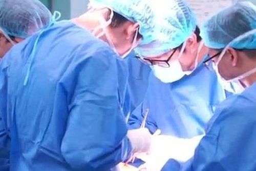 Bộ Y tế đề xuất phụ cấp mổ, tiền trực cho nhân viên y tế tăng gần gấp 3 lần hiện tại