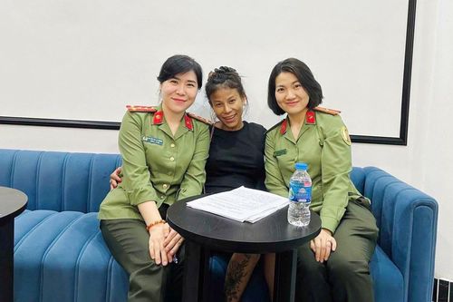 Thân thiện, chuyên nghiệp trong phục vụ nhân dân