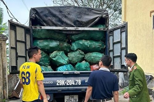 Phát hiện ôtô chở hơn 2,5 tấn xương động vật có dấu hiệu phân hủy