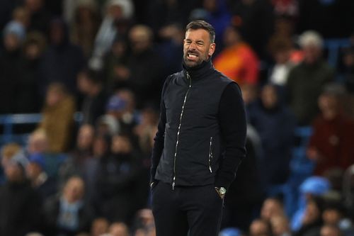 Van Nistelrooy muốn tháo chạy khỏi Leicester