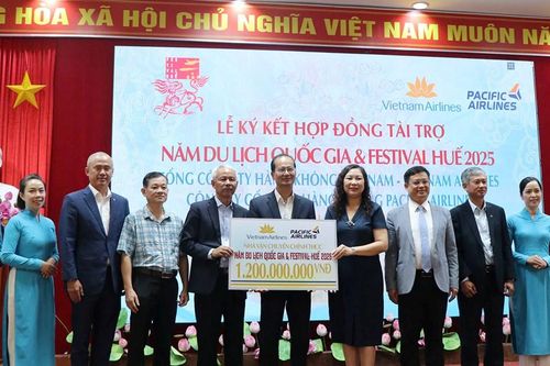 Vietnam Airlines và Pacific Airlines là 'Nhà vận chuyển chính thức' của Festival Huế 2025