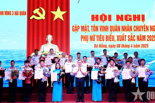 Vùng 3 Hải quân gặp mặt, tôn vinh quân nhân chuyên nghiệp, phụ nữ tiêu biểu