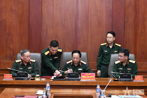 Thượng tướng Trịnh Văn Quyết chủ trì Hội nghị bàn giao chức trách, nhiệm vụ Bí thư Đảng ủy, Chính ủy Tổng cục II