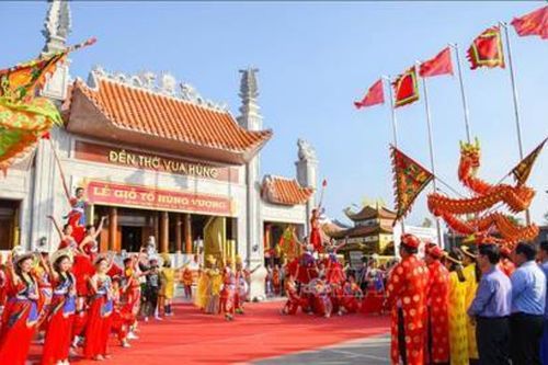 Cả nước thành kính hướng về Quốc Tổ