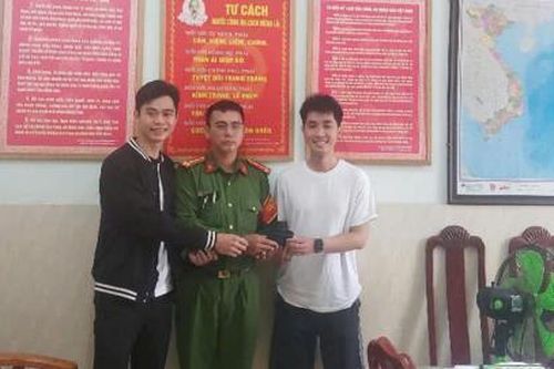 Trao trả tài sản cho người đánh rơi