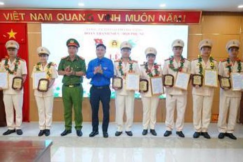 Công an TP Đà Nẵng tuyên dương thanh niên, phụ nữ tiêu biểu năm 2024
