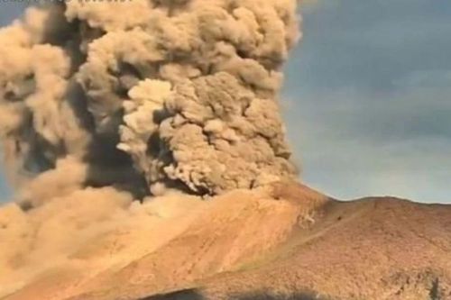 Núi lửa Kanlaon ở Philippines phun trào trở lại, tạo cột khói cao 4.000m