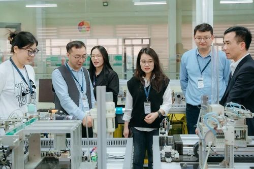 Tuyển dụng và giữ giáo viên dạy nghề: Cần chính sách, chế độ đủ sức hút