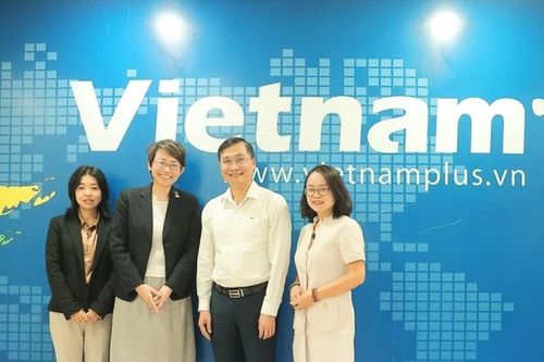 Báo VietnamPlus tiếp tục đẩy mạnh hợp tác thông tin với Đại sứ quán Nhật Bản