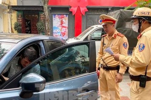 Hải Phòng lùi áp dụng cấm đỗ ô tô trên các tuyến phố trung tâm