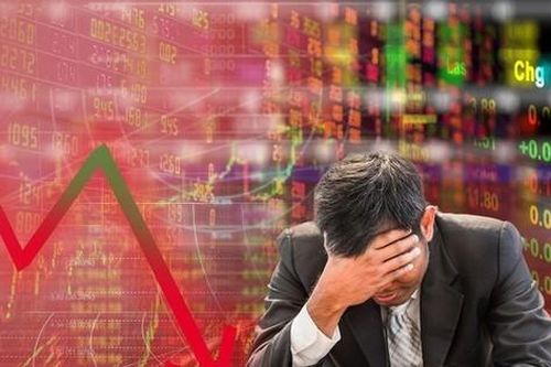 Cổ phiếu nằm sàn la liệt, gần 1,1 triệu tỷ 'bốc hơi' sau 3 phiên