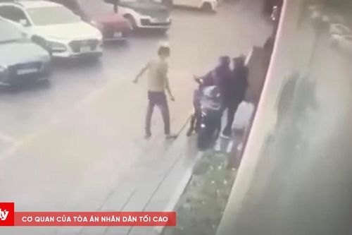Tạm giữ nghi phạm dùng dao sát hại bạn gái, tấn công nhiều người ở Hà Nội