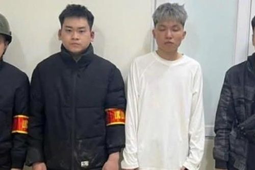 'Lên đồ' giả cảnh sát 141 Hà Nội dừng xe vi phạm, gặp ngay Tổ 141 đi tuần tra