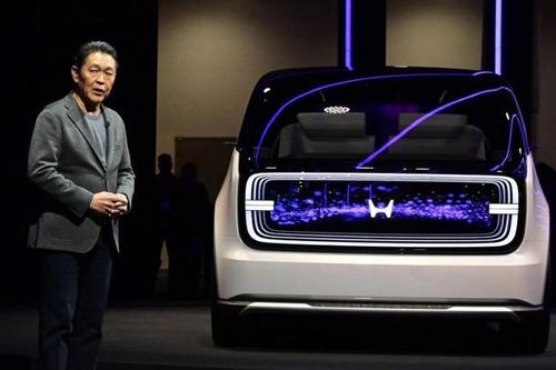 Phó Chủ tịch Honda từ chức vì bê bối ngoài giờ làm việc