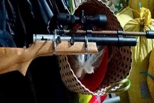 Rao bán súng trên nhiều hội nhóm, 'Trương Vô Kỵ' bị bắt