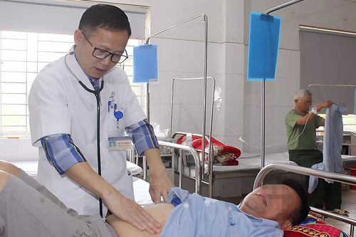 59 người chóng mặt, buồn nôn phải vào viện sau khi ăn cỗ cưới