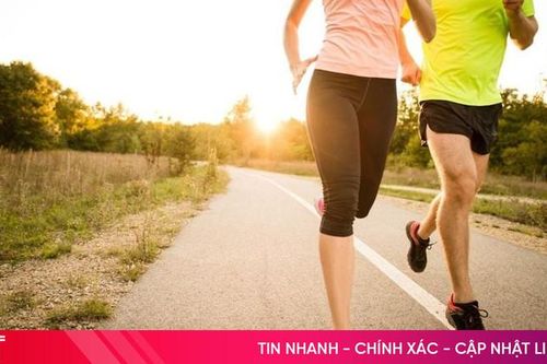 Đi bộ hay chạy bộ tốt hơn?