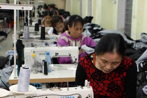 Các ngành xuất khẩu đồng loạt 'nín thở' chờ đàm phán thuế
