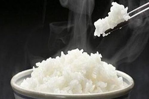 Đừng nấu cơm như cũ nữa, thêm 3 thứ này vào ngon dẻo chuẩn nhà hàng