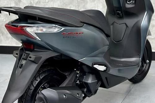 Honda Lead 2025 đội giá mạnh tại đại lý, khách hàng sẽ 'đổ xô' mua Yamaha Latte?