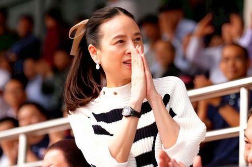 Madam Pang bị CĐV Thái Lan phản ứng