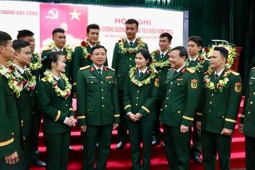 2 'bông hồng thép' tiêu tiểu của Binh chủng Đặc công
