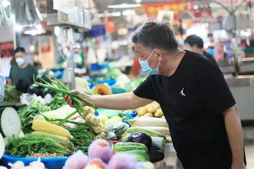 Giữ lạm phát 4,15% trong cơn 'bão giá' bằng cách nào?