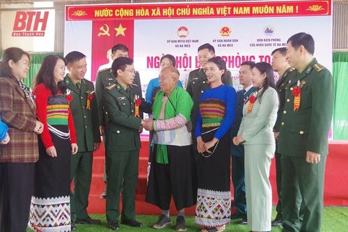 Lấy 'dân là gốc', 'lòng dân là thành lũy'