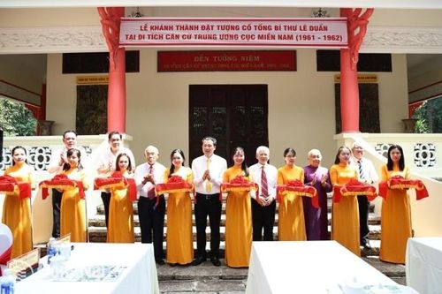 Khánh thành đặt tượng cố Tổng Bí thư Lê Duẩn tại Căn cứ Trung ương Cục miền Nam