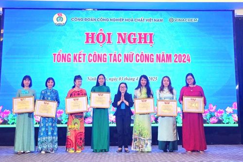 Phát huy vai trò nữ CNVCLĐ ngành Hóa chất