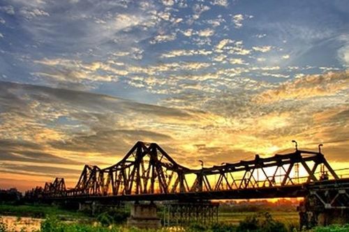 Miền Bắc lác đác mưa trời mát, Nam Bộ oi bức