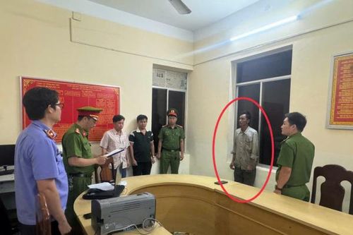 Mới ra tù lại bị bắt về tội lừa đảo và sử dụng tài liệu giả