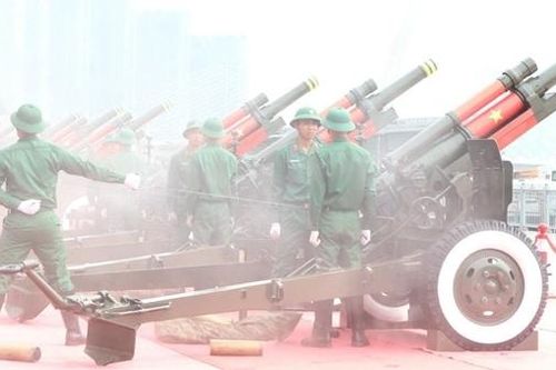 Ngắm dàn đại bác bắn thử chào mừng đại lễ kỷ niệm 50 năm thống nhất non sông