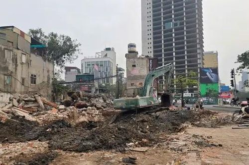 Quận Ba Đình cắt nước các hộ dân không bàn giao mặt bằng