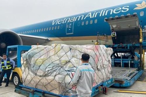 Việt Nam tiếp tục gửi gần 30 tấn hàng hóa giúp người dân Myanmar