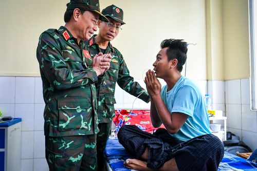 Nạn nhân thoát chết sau 5 ngày động đất ở Myanmar: 'Con cảm ơn bộ đội Việt Nam!'