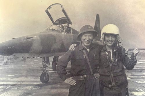 Bản tin chiến thắng 8/4/1975: Phi công Nguyễn Thành Trung ném bom Dinh Độc Lập