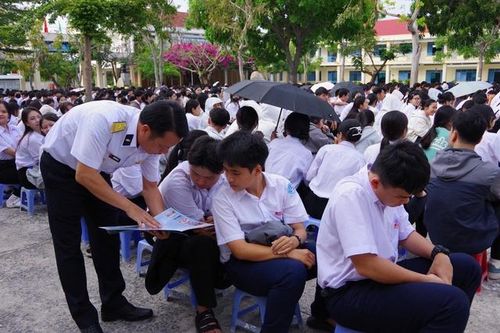 Tuyên truyền biển đảo cho 1.600 giáo viên, học sinh và đoàn viên ở Khánh Hòa