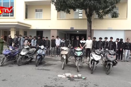 Hơn 20 thanh, thiếu niên mang hung khí 'quậy phố', nhận cái kết thích đáng