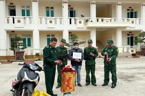 Phát hiện 2 đối tượng đưa người nhập cảnh trái phép và vận chuyển hàng cấm