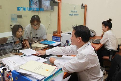 Tham khảo việc kéo dài tuổi nghỉ hưu của công chức đến 70 tuổi trong một số lĩnh vực