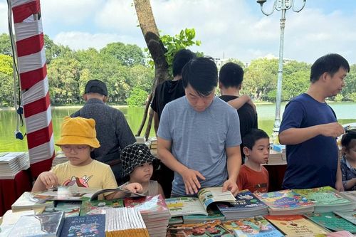 Tạo cơ chế để thúc đẩy văn học phát triển
