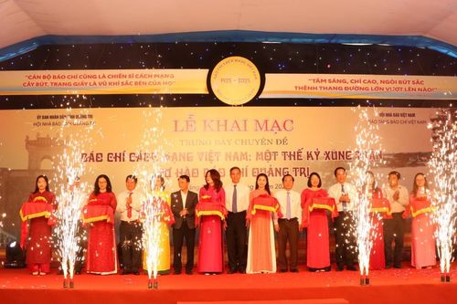 'Báo chí Cách mạng Việt Nam: Một thế kỷ xung trận và Tự hào Báo chí Quảng Trị'