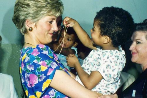 Công nương Diana và hội chứng 'người giúp đỡ'