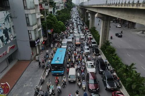 Ùn tắc giao thông tại Hà Nội vẫn diễn biến phức tạp