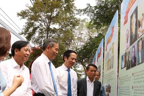 Trưng bày 'Báo chí cách mạng Việt Nam: Một thế kỉ xung trận và tự hào báo chí Quảng Trị'